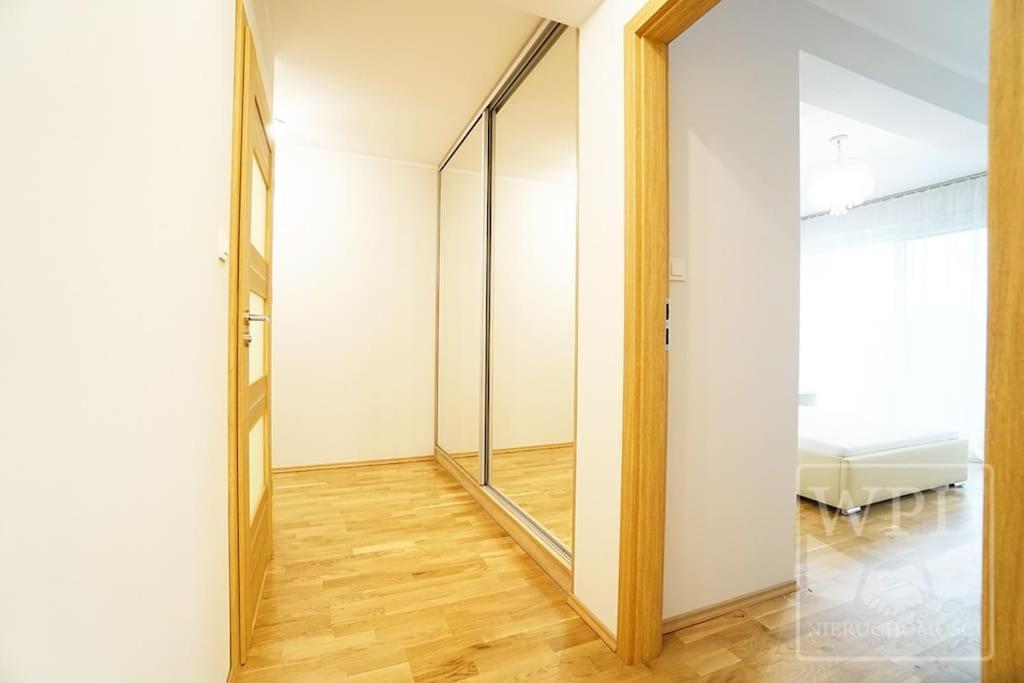 Modern Apartment-City Center-New Building-Garage Вроцлав Экстерьер фото